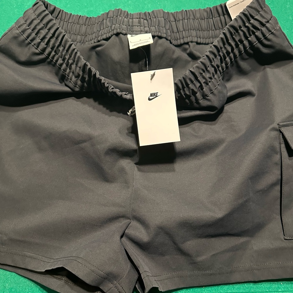 🔥 Brand New Women’s Nike Shorts – Khaki-Style Material